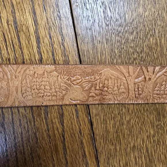 Vintage Western Genuine Leather Tooled Belt Deer Forest Scene Made USA Hunting - Picture 6 of 13